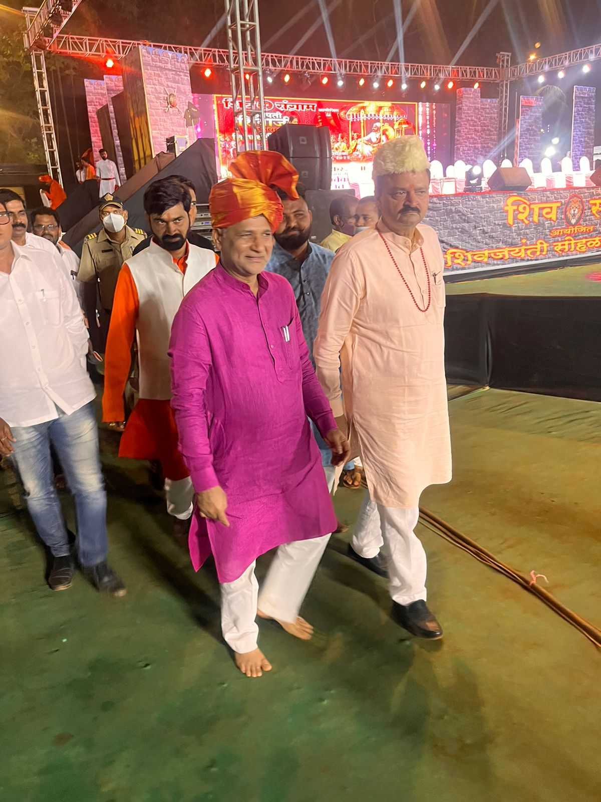 e985d4d8-7335-413c-a306-0c7a35e53541